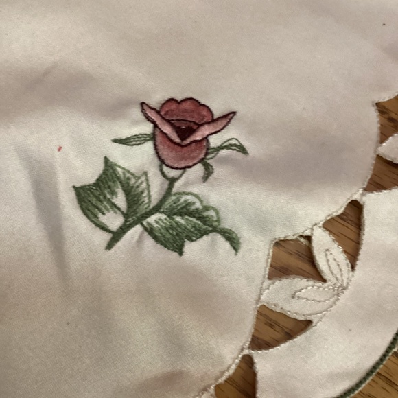 Embroidered Rose Tablerunner - Picture 3 of 4
